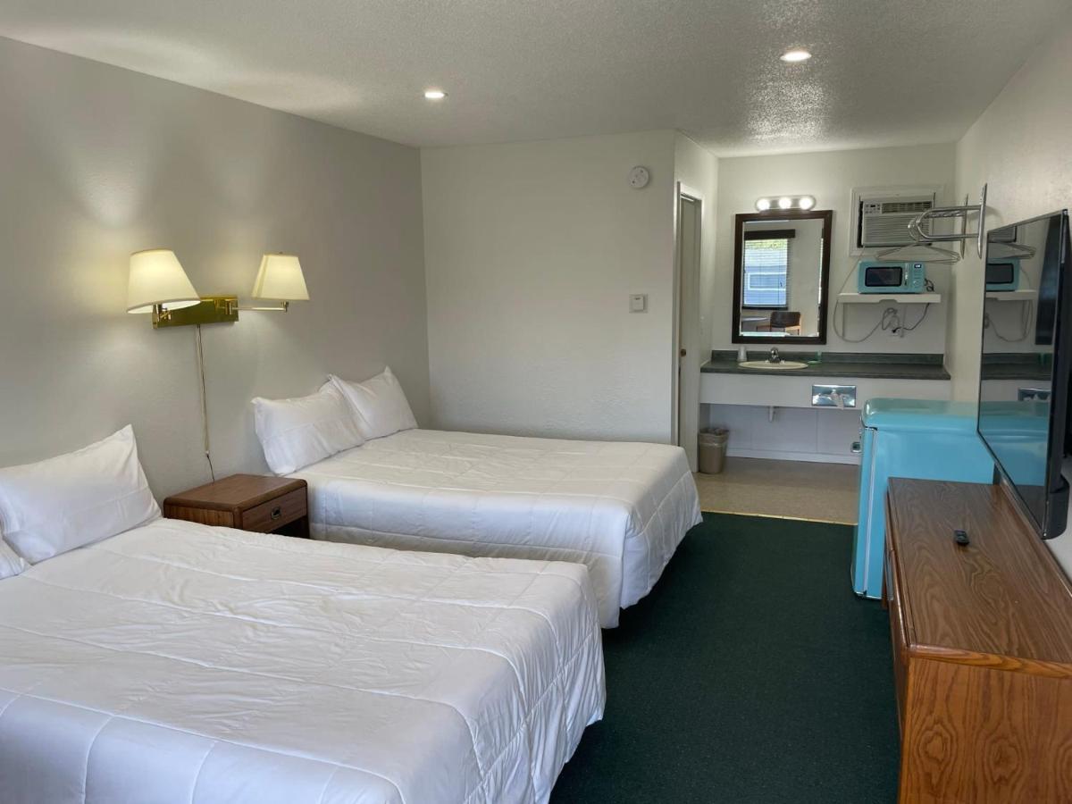 Poolside Double Rooms Lake City Exterior photo