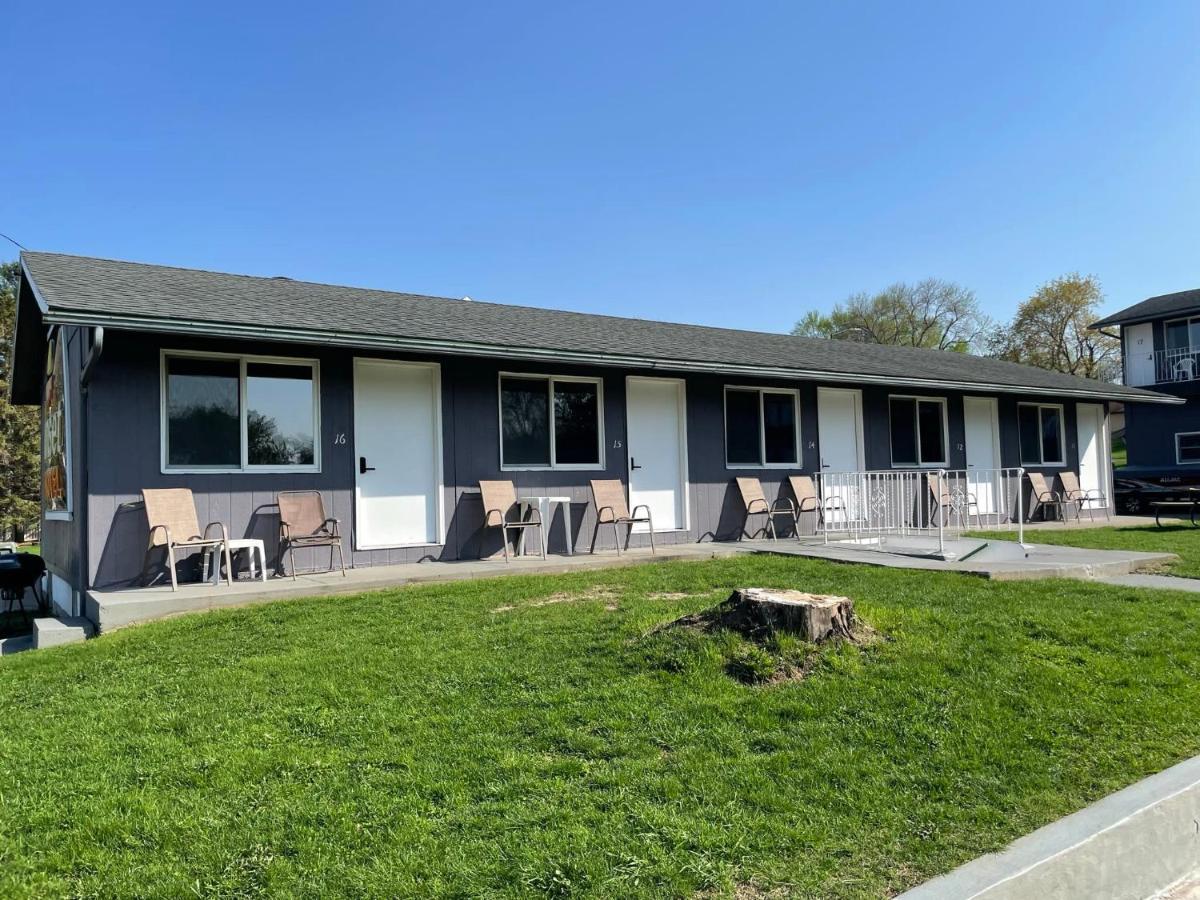 Poolside Double Rooms Lake City Exterior photo