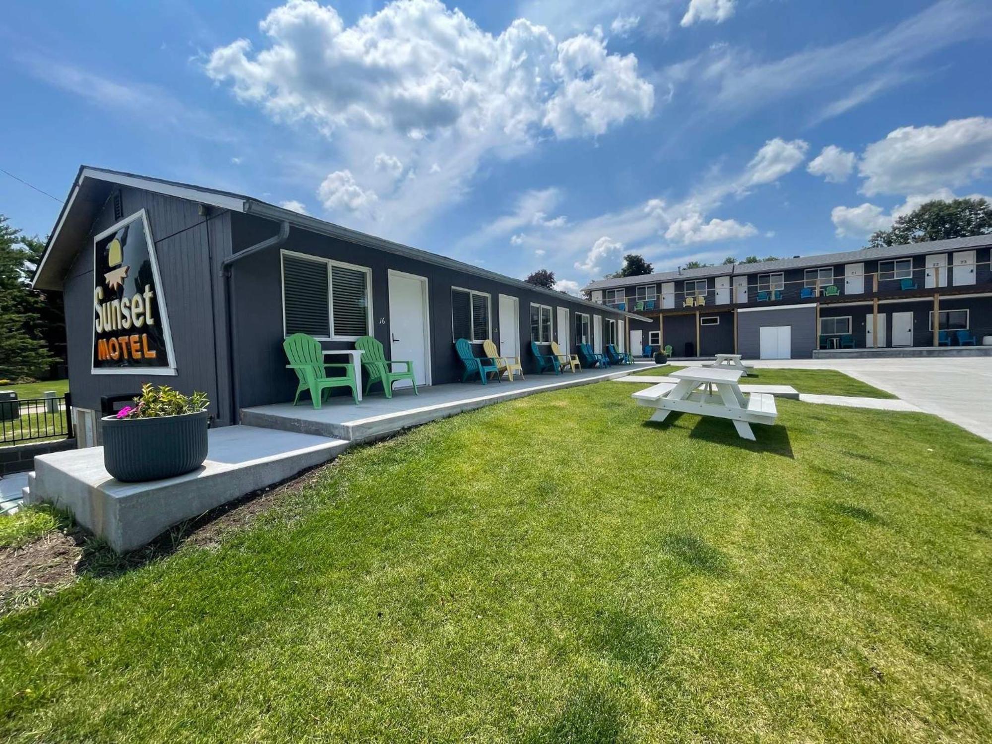 Poolside Double Rooms Lake City Exterior photo