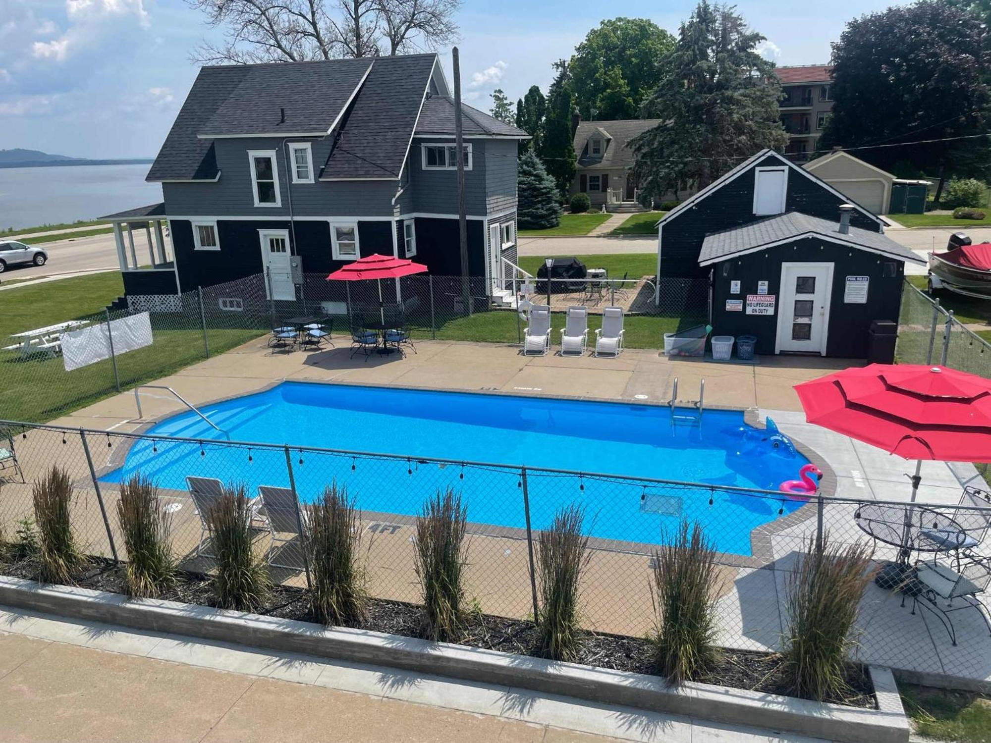 Poolside Double Rooms Lake City Exterior photo
